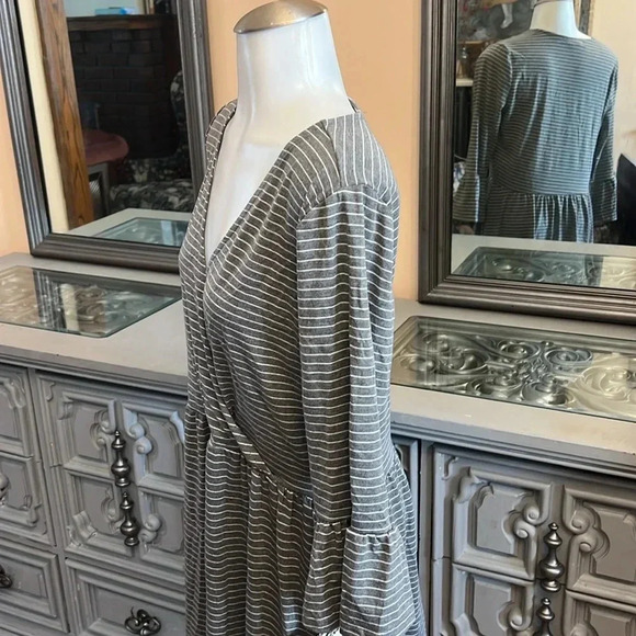 Eyeshadow Gray Striped Long Sleeve Dress - Picture 10 of 11